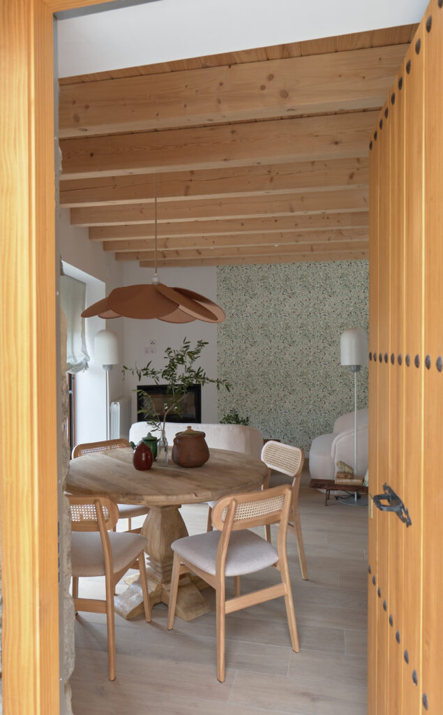 menjador casa vacacional rural casa potenta montsec llimiana